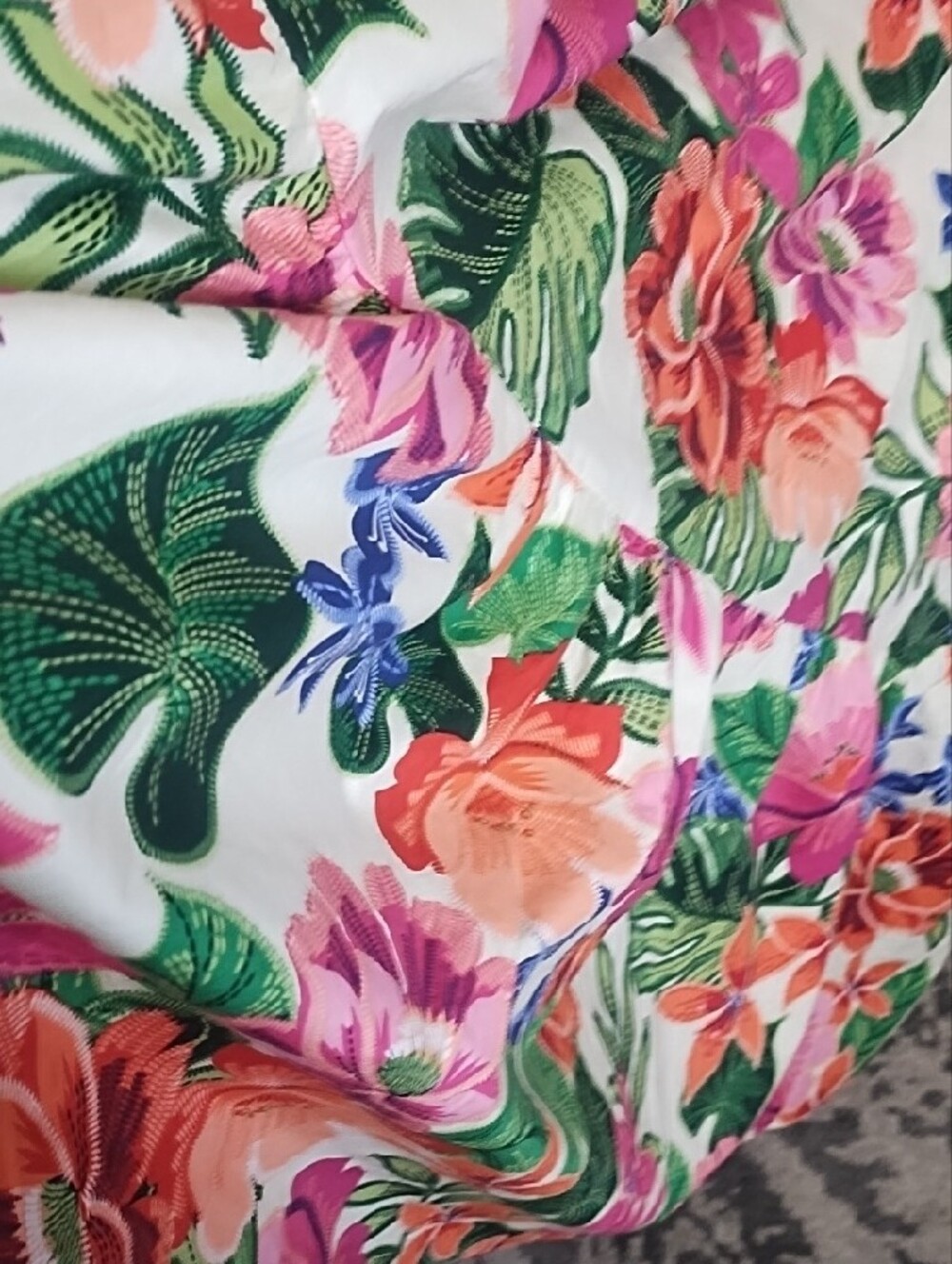 Sleeveless Cream Maxi Dress with Vibrant Tropical Floral Print Pockets - Picture 14 of 15